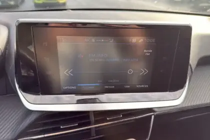 Photo 15 Peugeot 208  PureTech 75 S&S BVM5