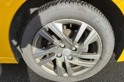 Photo 13 Peugeot 208  PureTech 75 S&S BVM5