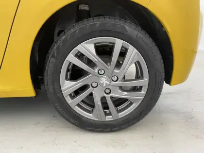 Photo 45 Peugeot 208  PureTech 75 S&S BVM5