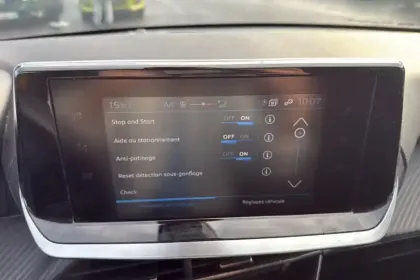 Photo 26 Peugeot 208  PureTech 75 S&S BVM5