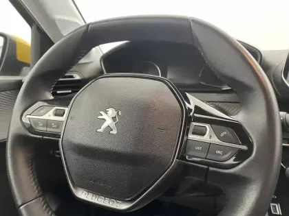 Photo 58 Peugeot 208  PureTech 75 S&S BVM5