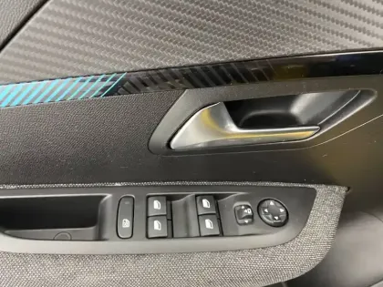 Photo 57 Peugeot 208  PureTech 75 S&S BVM5