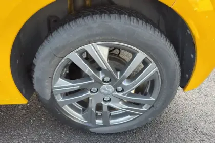 Photo 11 Peugeot 208  PureTech 75 S&S BVM5