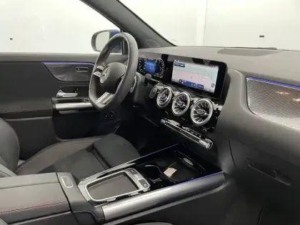 Photo 29 Mercedes GLA  250 e 8G-DCT