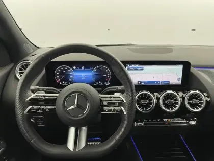 Photo 21 Mercedes GLA  250 e 8G-DCT