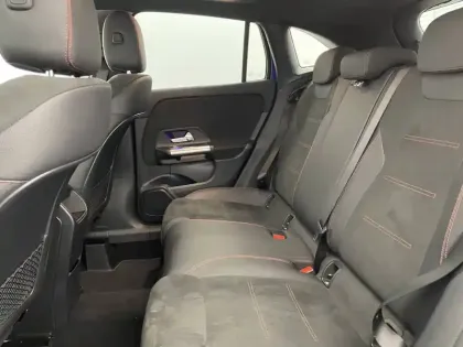 Photo 15 Mercedes GLA  250 e 8G-DCT