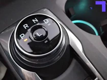 Photo 9 Ford Kuga  2.5 Duratec 180 ch FlexiFuel FHEV E85 Powershift