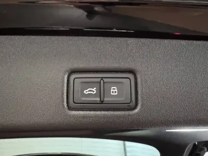 Photo 13 Audi Q5  e-hybrid 299 ch S tronic 7 Quattro