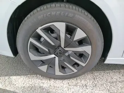 Photo 12 Peugeot 208  Hybrid 110 e-DCS6