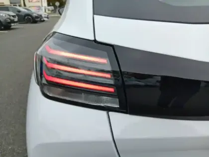 Photo 16 Peugeot 208  Hybrid 110 e-DCS6