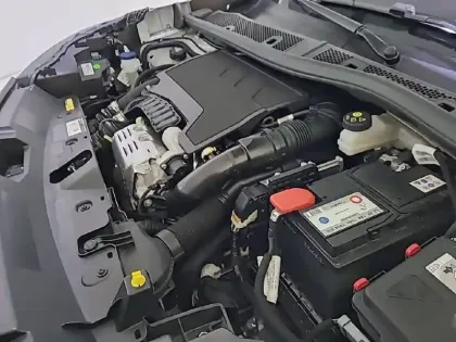 Photo 14 Peugeot 2008  PureTech 130 S&S EAT8