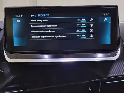 Photo 21 Peugeot 2008  PureTech 130 S&S EAT8