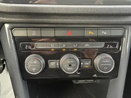 Photo 18 Volkswagen T-roc  1.5 TSI 150 EVO Start/Stop BVM6