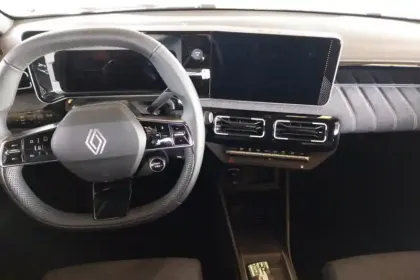 Photo 8 Renault 5 Renault  E-Tech Electrique 10 ch autonomie confort