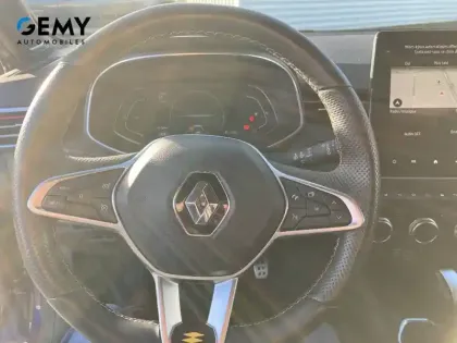 Photo 14 Renault Clio  E-Tech 140