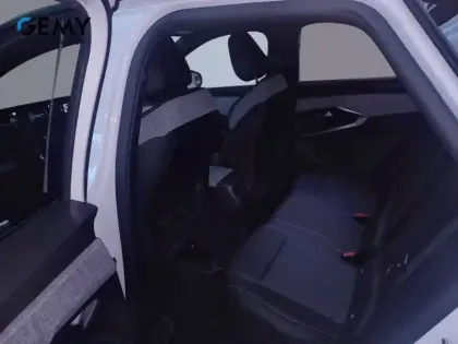 Photo 27 Peugeot 3008  Hybrid 145 e-DCS6