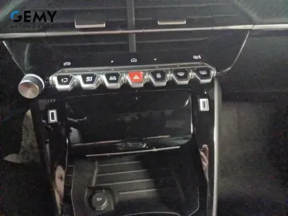 Photo 16 Peugeot 2008  Hybrid 145 e-DCS6