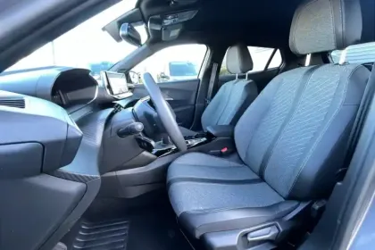 Photo 13 Peugeot 2008  PureTech 100 S&S BVM6