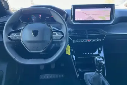 Photo 44 Peugeot 2008  PureTech 100 S&S BVM6