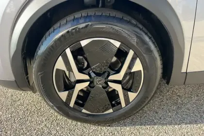 Photo 11 Peugeot 2008  PureTech 100 S&S BVM6