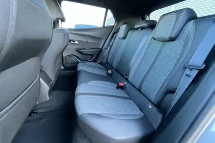 Photo 42 Peugeot 2008  PureTech 100 S&S BVM6