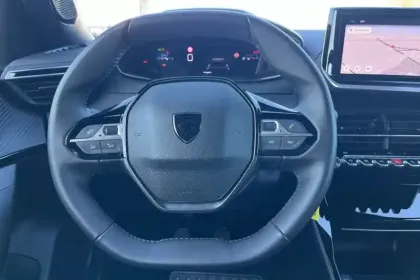 Photo 45 Peugeot 2008  PureTech 100 S&S BVM6