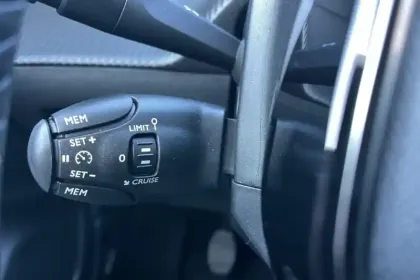 Photo 23 Peugeot 2008  PureTech 100 S&S BVM6