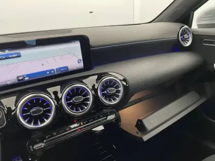 Photo 28 Mercedes Classe A  180 7G-DCT