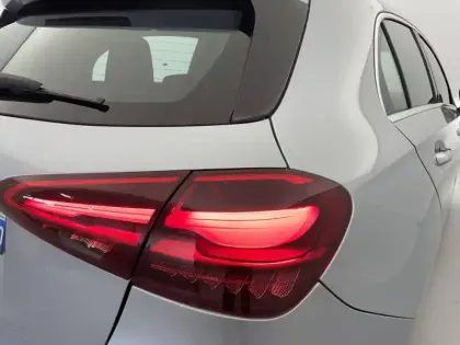 Photo 33 Mercedes Classe A  180 7G-DCT