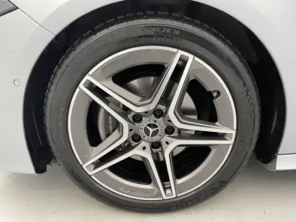 Photo 18 Mercedes Classe A  180 7G-DCT