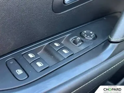 Photo 21 Peugeot 208  PureTech 100 S&S BVM6