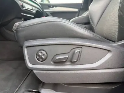 Photo 27 Audi Q5  55 TFSIe 367 S tronic 7 Quattro