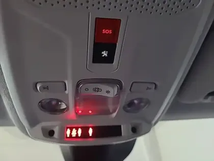 Photo 24 Peugeot 208  Electrique 50 kWh 136ch