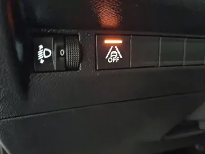 Photo 28 Peugeot 208  Electrique 50 kWh 136ch