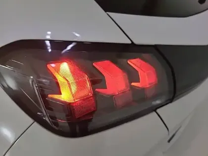 Photo 16 Peugeot 208  Electrique 50 kWh 136ch