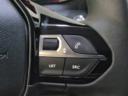 Photo 27 Peugeot 208  Electrique 50 kWh 136ch