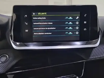 Photo 21 Peugeot 208  Electrique 50 kWh 136ch