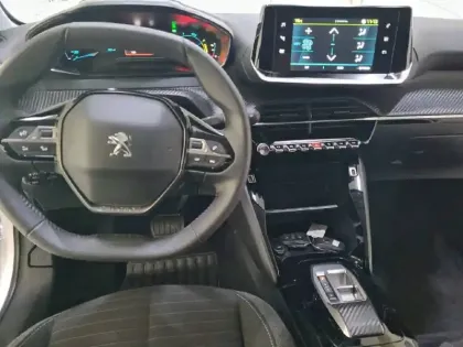 Photo 7 Peugeot 208  Electrique 50 kWh 136ch