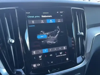 Photo 22 Volvo V60  B4 197 ch DCT7