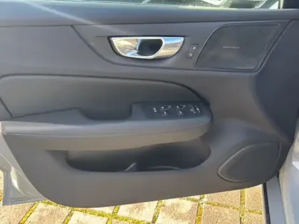 Photo 9 Volvo V60  B4 197 ch DCT7