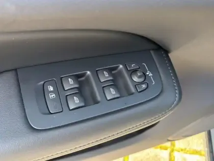 Photo 10 Volvo V60  B4 197 ch DCT7