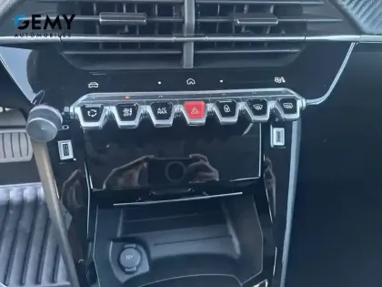 Photo 14 Peugeot 208  Hybrid 110 e-DCS6