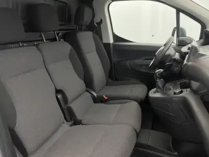 Photo 26 Peugeot Partner  FOURGON STANDARD 1000 KG BLUEHDI 100 S&S BVM5