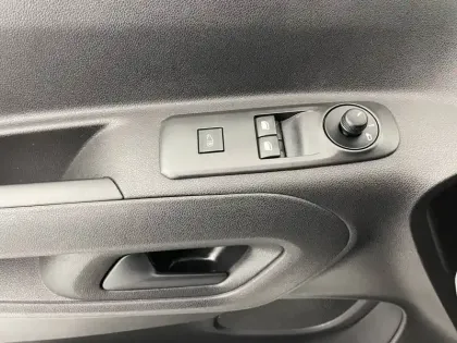 Photo 27 Peugeot Partner  FOURGON STANDARD 1000 KG BLUEHDI 100 S&S BVM5