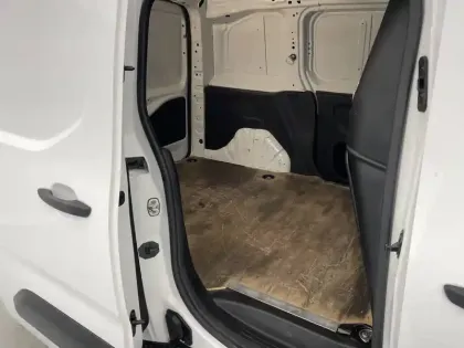 Photo 14 Peugeot Partner  FOURGON STANDARD 1000 KG BLUEHDI 100 S&S BVM5