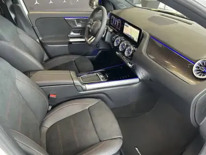 Photo 19 Mercedes GLA  200 d 8G-DCT