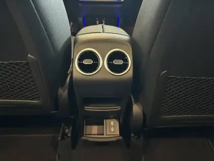 Photo 28 Mercedes GLA  200 d 8G-DCT