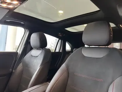 Photo 29 Mercedes GLA  200 d 8G-DCT