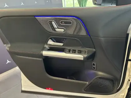 Photo 44 Mercedes GLA  200 d 8G-DCT