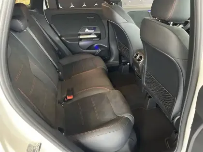 Photo 37 Mercedes GLA  200 d 8G-DCT